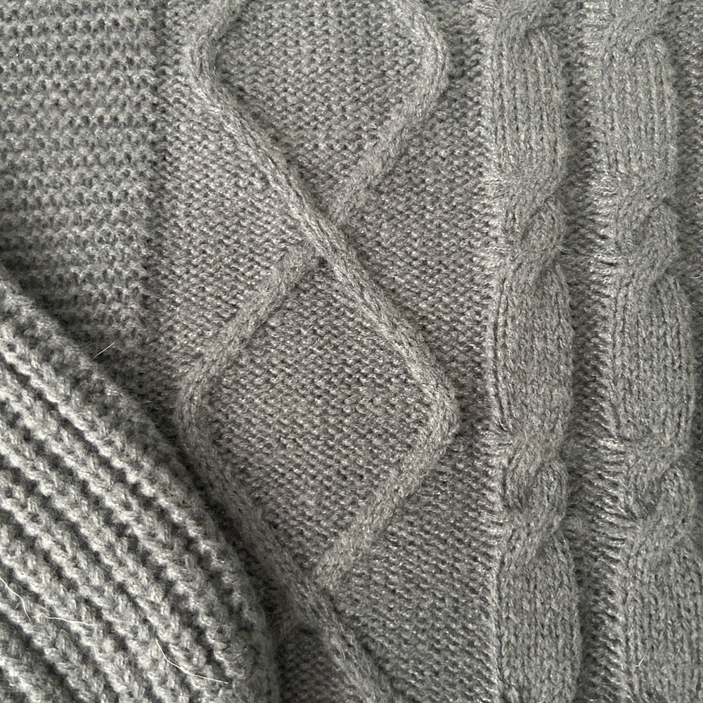 GOEGEOUS Simply Southern chunky cableknit dark blue sweater - NEW!! - Picture 4 of 14